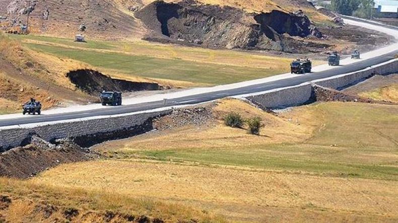 مقتل أربعة جنود في انفجار قنبلة في جنوب شرق تركيا