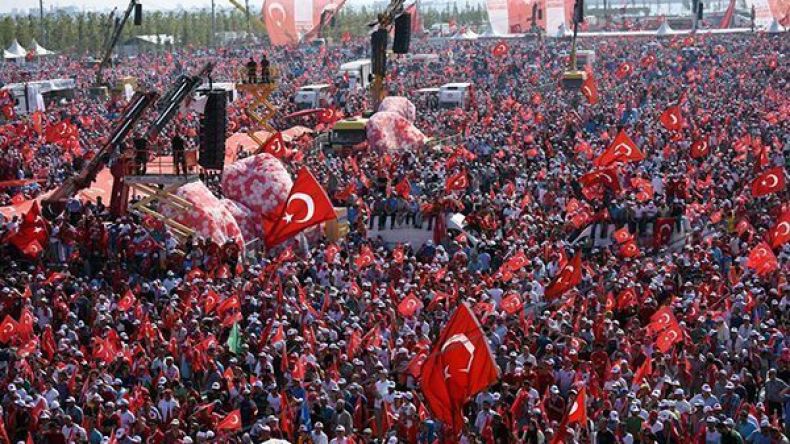 تركيا: اعتقال عشرات الطيارين ضمن التحقيق في محاولة الانقلاب