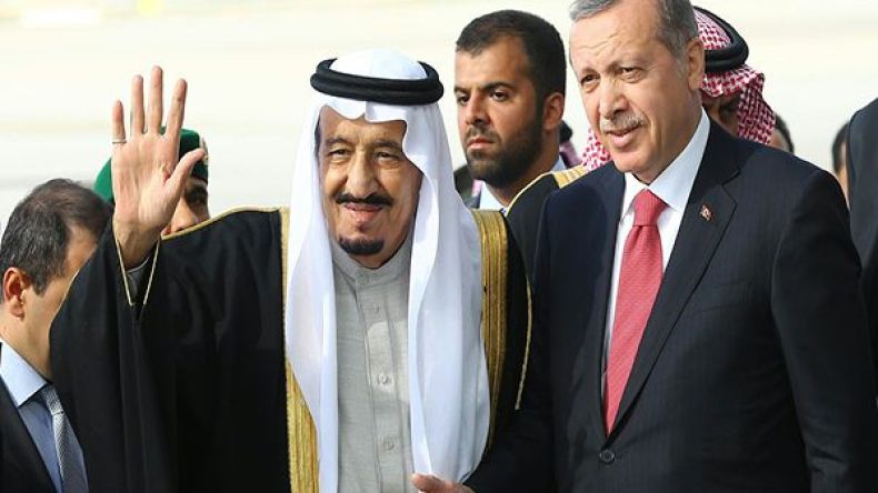 الغارديان: السعوديون والأتراك ينصرفون عن الغرب