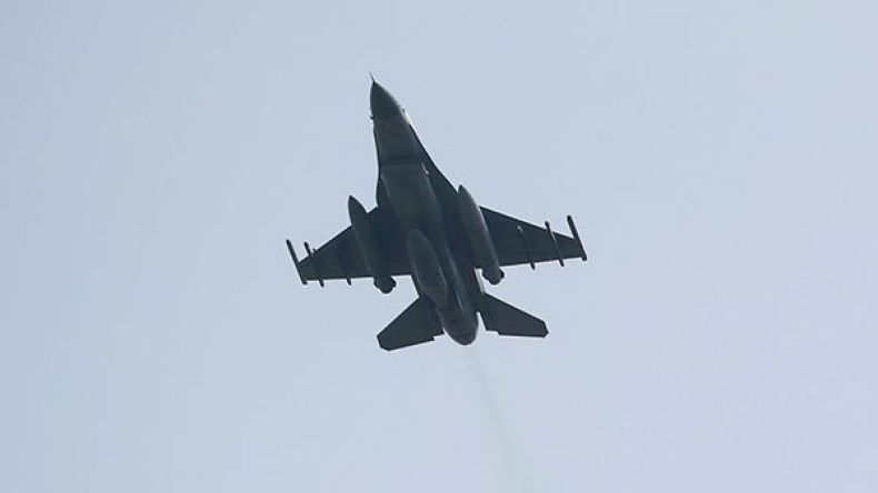 طائرات تركية تقصف مسلحين أكراداً في سوريا