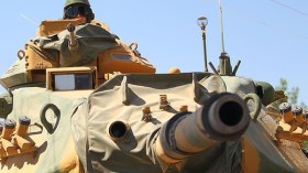 الآلاف يفرون من عفرين وقوات النظام تصدهم