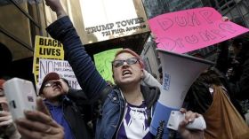 مظاهرات ضد ترامب في نيويورك وأريزونا