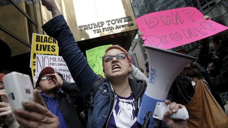 مظاهرات ضد ترامب في نيويورك وأريزونا