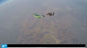 أعلى قفزة سقوط حر بدون مظلة تدخل موسوعة غينيس