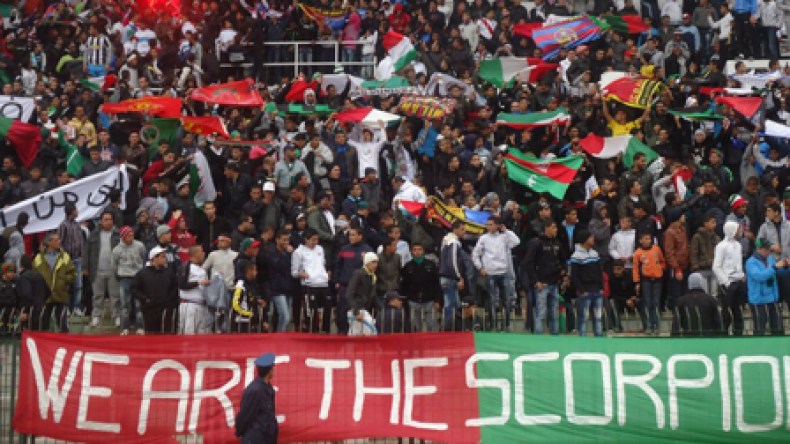 أنصار  بلعباس يحضرون للاحتفال بالصعود “التاريخي”