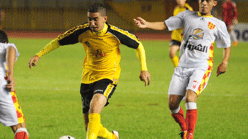 التشادي‮ ‬يحيى‮ ‬وبن‮ ‬ڤابو‮ ‬يوقعان لاتحاد الحراش