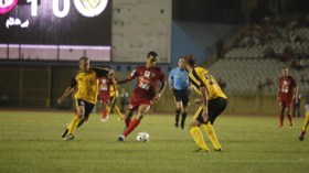 الكواسر‭ ‬يردون‭ ‬الدين‭ ‬و‭ ‬نيكول‭ ‬في‭ ‬عين‭ ‬الإعصار‭ ‬