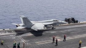 مقاتلات أمريكية تواصل قصف “داعش” انطلاقاً من المتوسط