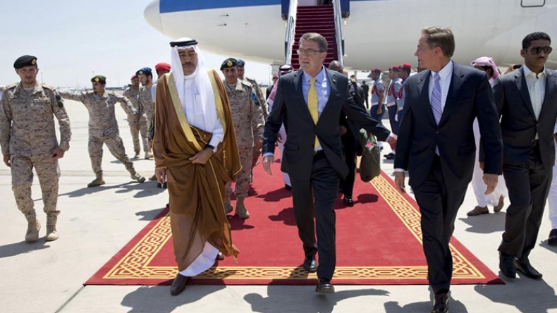 وزير الدفاع الأمريكي يصل إلى السعودية للقاء الملك سلمان