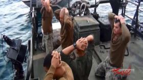 إيران تبني تمثالاً للبحارة الأمريكيين الذين اعتقلتهم