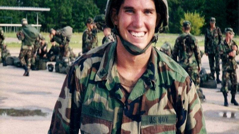 والد الجندي الأمريكي المقتول في عملية اليمن يهاجم ترامب