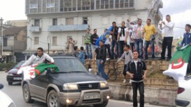 أنصار‭ ‬الحراش‭ ‬يعتدون‭ ‬على‭ ‬السيارات‭ ‬وبعض‭ ‬المواطنين