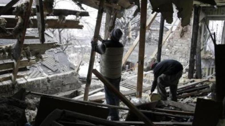 قتلى في سقوط قذيفة على حافلة في دونيتسك شرق أوكرانيا