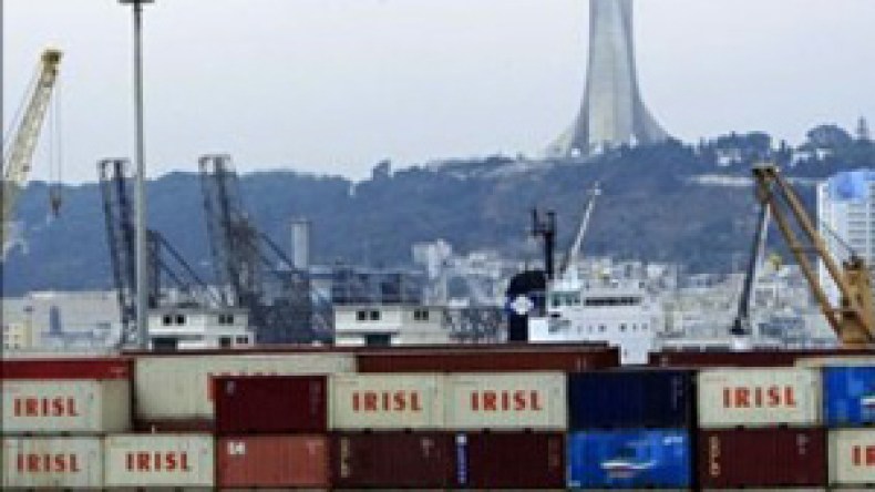 10 مستوردين “يبذرون” 07 ملايير دولار في منتجات تافهة