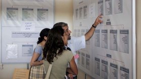 إقصاء متفوّقين من متابعة دراساتهم الجامعية بالخارج بسبب سرية الإعلانات!