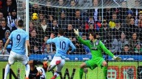 إنجلترا: السيتي يخطف الصدارة قبل قمة لندن