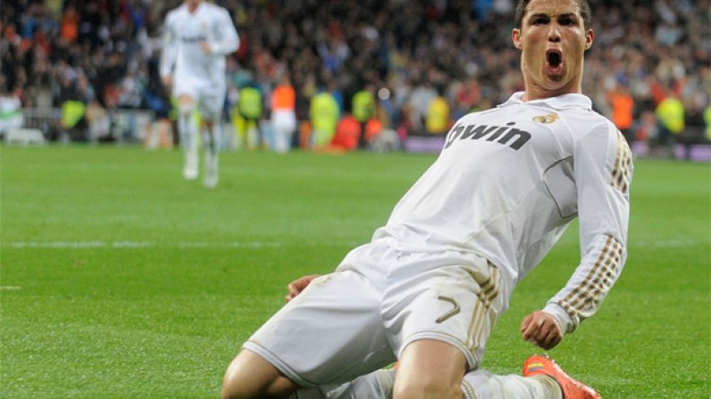 رونالدو يسجّل هدفه الــ400