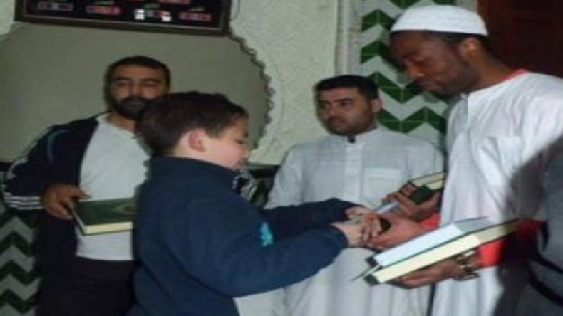 زي أوندو يتذوق حلاوة الإسلام