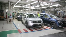 السماسرة يحتكرون سيارات “صُنع في الجزائر”!