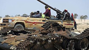 Libye : les combats font rage à Adjdabya et Misrata