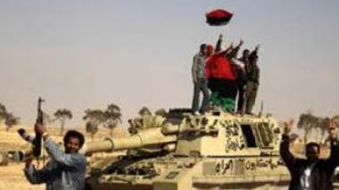 Libye : les pro-Kadhafi, chassés de Misrata, attaquent le port