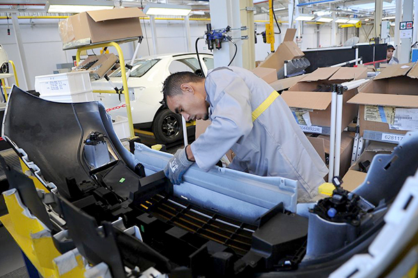 Trade Ministry Asks The Car Dealerships To Launch The Installation Industry Before 2017