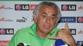 أتلقى عروضا يوميا لكنني باق مع “الخضر”