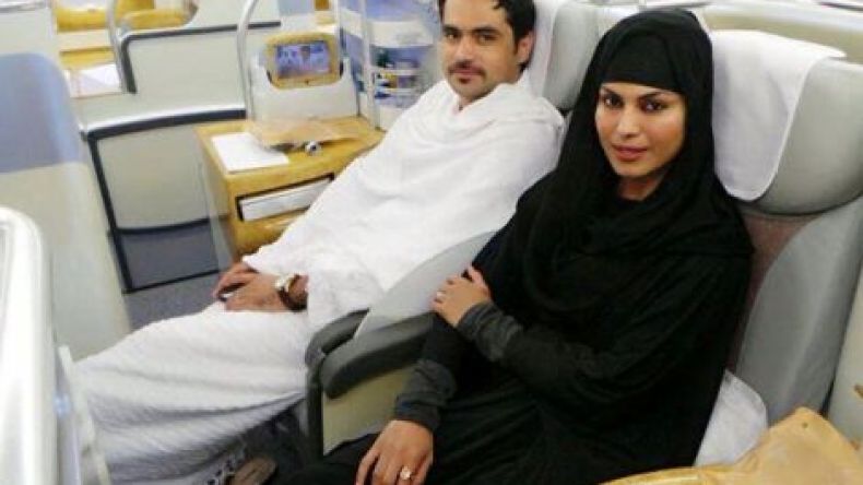 باكستانيون غاضبون من تكفل داعية بعمرة ممثلة شهيرة