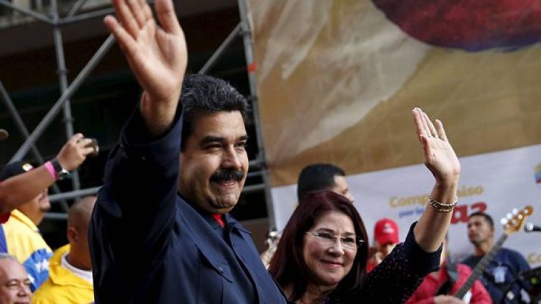 اعتقال أقارب لزوجة رئيس فنزويلا ونقلهم إلى أمريكا