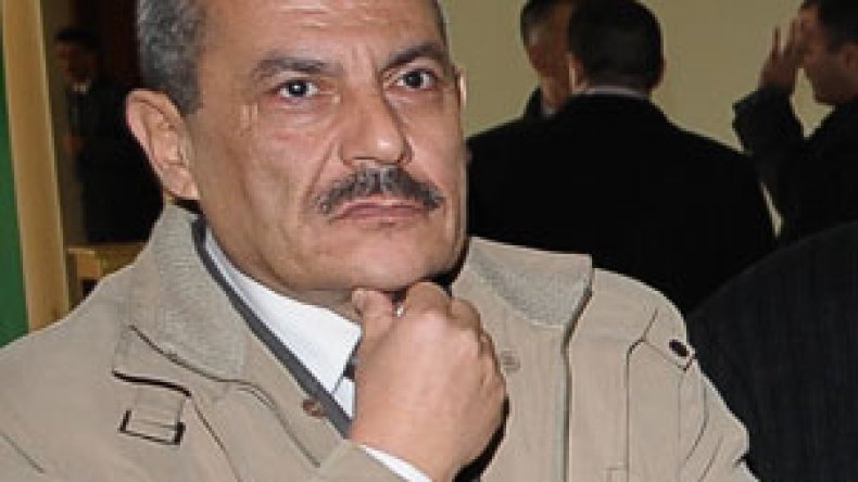 عندما استفقت من الغيبوبة وجدت نفسي مع وزير الدفاع الليبي