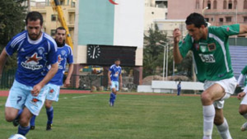 الزرقاء‭ ‬تتنقل‭ ‬إلى‭ ‬الحراش‭ ‬بـ19‭ ‬لاعبا‭ ‬
