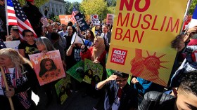 المحكمة العليا الأمريكية تقر حظر دخول مواطني ستة دول مسلمة