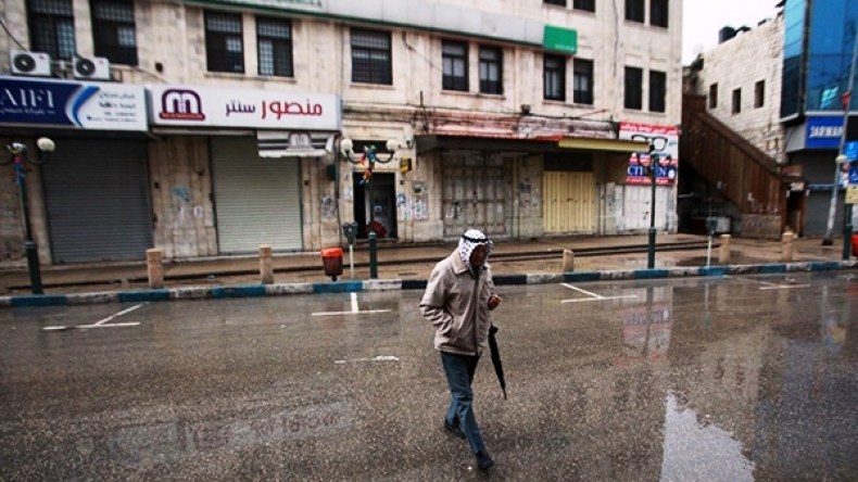 إضراب عام في الضفة الغربية احتجاجاً على زيارة بنس للمنطقة