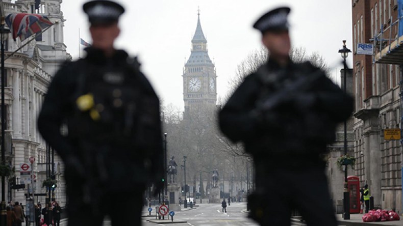 كيف تحول رب أسرة إلى متطرف عنيف؟