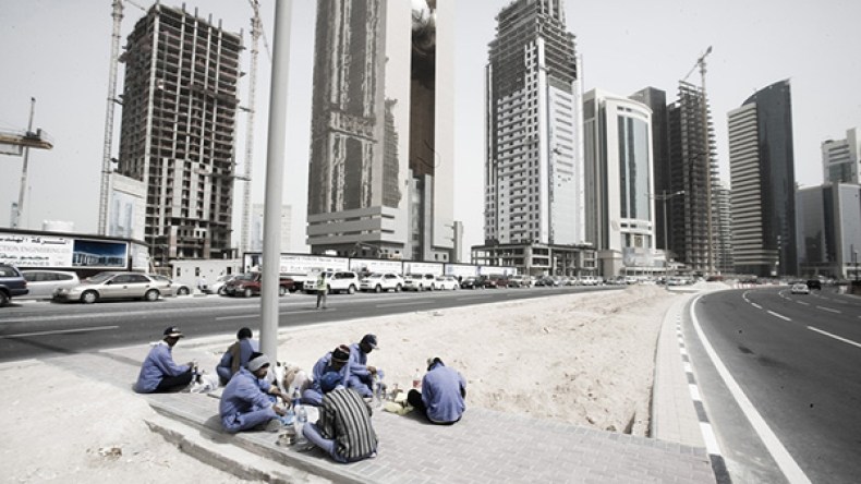 قطر: وفاة ثلاثة عمال في موقع بناء تابع للجيش