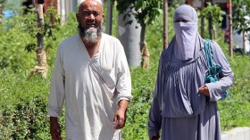 الصين تسن قوانين بشأن اللحى والنقاب في شينجيانغ