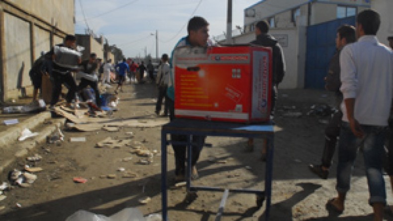 مواجهات  في  باش  جراح  بين  تجار  الأرصفة  وقوات  الأمن