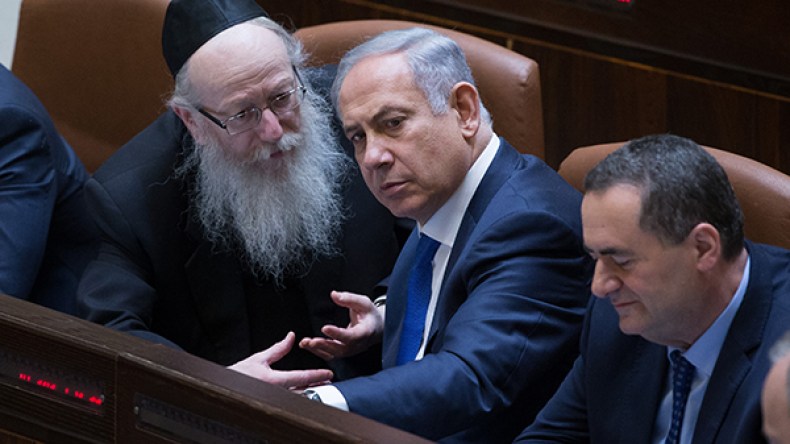 وزير إسرائيلي يستقيل بسبب العمل يوم السبت