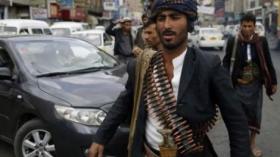 الحوثيون يتظاهرون أمام السفارة السعودية في صنعاء