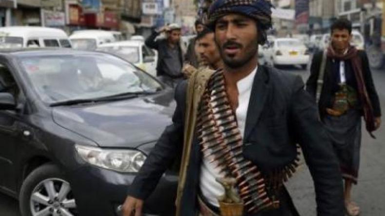 الحوثيون يتظاهرون أمام السفارة السعودية في صنعاء