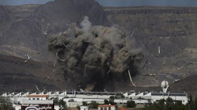 ضربات جوية في اليمن قبل ساعات من وقف إطلاق النار