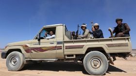 مقتل 16 جندياً يمنياً في انفجار قنبلة في مأرب