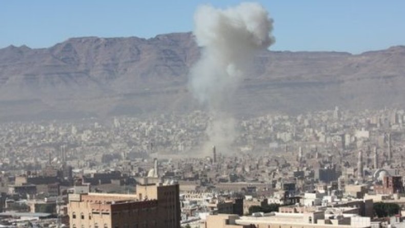 انفجار يستهدف مستشفى وزارة الدفاع اليمنية