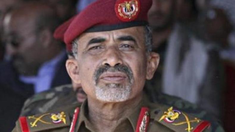 وزير الدفاع اليمني يفر من صنعاء إلى عدن