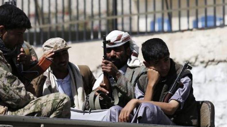 الحوثيون يقتحمون مقر ألوية الصواريخ في صنعاء دون مقاومة