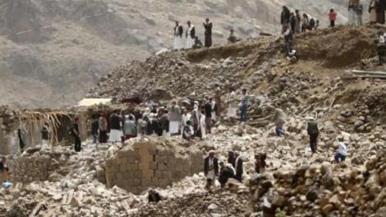 طائرات التحالف تقصف صنعاء أثناء الليل