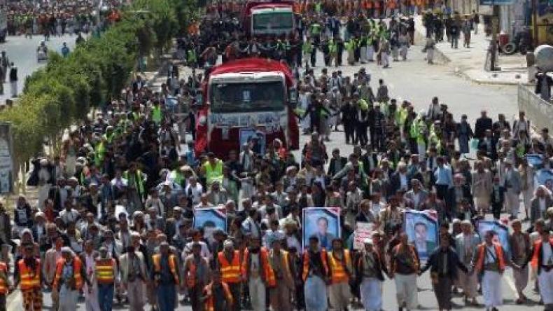 12 قتيلاً في اشتباكات بين الحوثيين والقاعدة
