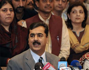 Pakistan : un proche de Bhutto élu premier ministre