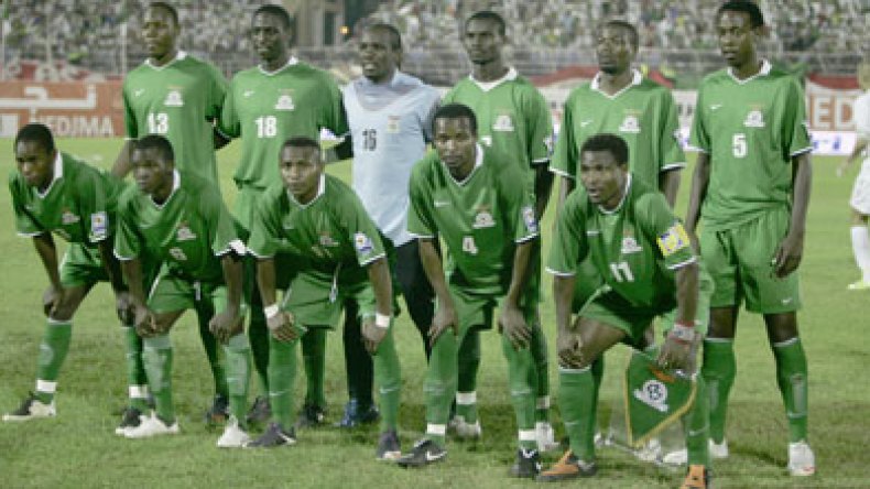 الزامبيون يصطادون في المياه العكرة ويبحثون عن أسباب الهزيمة في الجزائر