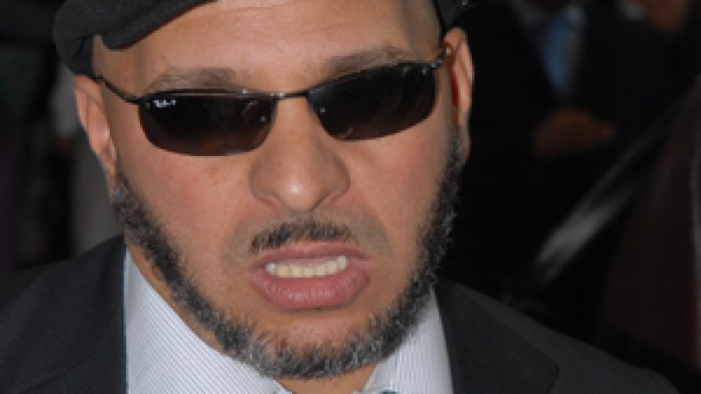 زكري‭:‬‮ ‬الأنصار‮ ‬واللاعبون‭ ‬والمدربون‭ ‬يعاقبون‮.. ‬فمن‭ ‬يعاقب‭ ‬الحكام؟